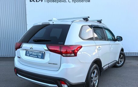 Mitsubishi Outlander III рестайлинг 3, 2017 год, 1 980 000 рублей, 5 фотография