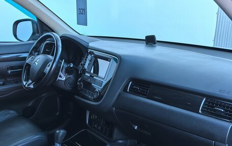 Mitsubishi Outlander III рестайлинг 3, 2017 год, 1 980 000 рублей, 7 фотография