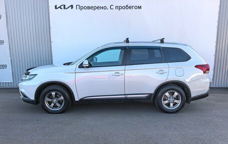 Mitsubishi Outlander III рестайлинг 3, 2017 год, 1 980 000 рублей, 6 фотография