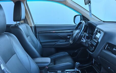 Mitsubishi Outlander III рестайлинг 3, 2017 год, 1 980 000 рублей, 8 фотография