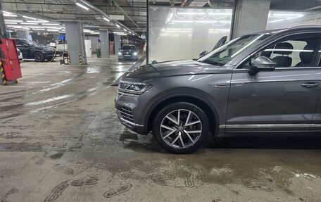 Volkswagen Touareg III, 2020 год, 5 650 000 рублей, 1 фотография