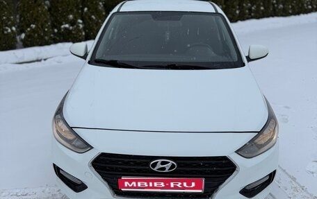 Hyundai Solaris II рестайлинг, 2019 год, 945 000 рублей, 1 фотография