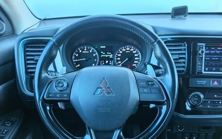 Mitsubishi Outlander III рестайлинг 3, 2017 год, 1 980 000 рублей, 14 фотография