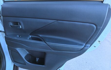 Mitsubishi Outlander III рестайлинг 3, 2017 год, 1 980 000 рублей, 18 фотография