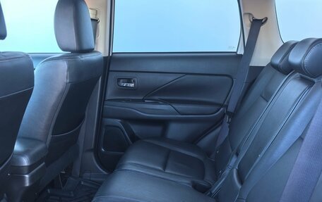 Mitsubishi Outlander III рестайлинг 3, 2017 год, 1 980 000 рублей, 24 фотография