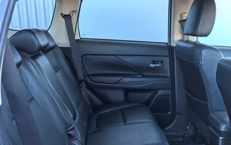 Mitsubishi Outlander III рестайлинг 3, 2017 год, 1 980 000 рублей, 23 фотография