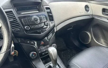 Chevrolet Cruze II, 2011 год, 600 000 рублей, 11 фотография