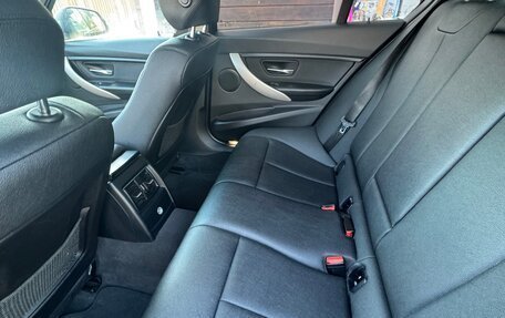 BMW 3 серия, 2017 год, 1 690 000 рублей, 10 фотография