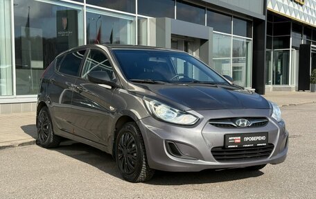 Hyundai Solaris II рестайлинг, 2012 год, 875 000 рублей, 2 фотография