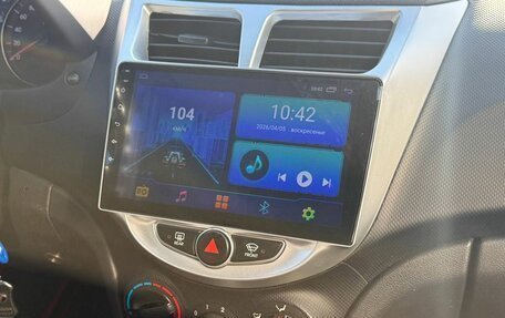 Hyundai Solaris II рестайлинг, 2012 год, 875 000 рублей, 10 фотография