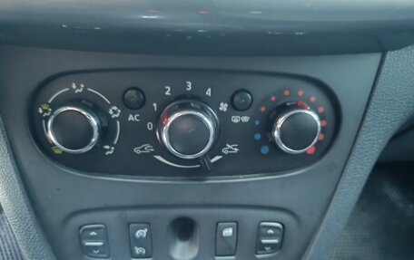 Renault Logan II, 2015 год, 620 000 рублей, 9 фотография