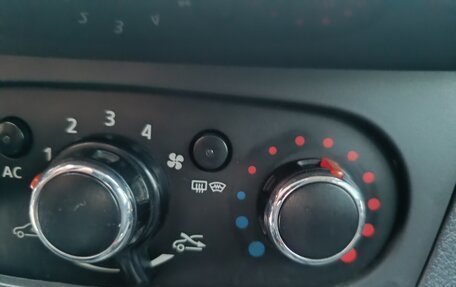 Renault Logan II, 2015 год, 620 000 рублей, 10 фотография