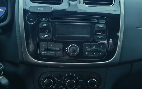 Renault Logan II, 2015 год, 620 000 рублей, 13 фотография