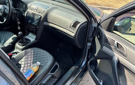 Skoda Octavia, 2011 год, 830 000 рублей, 25 фотография