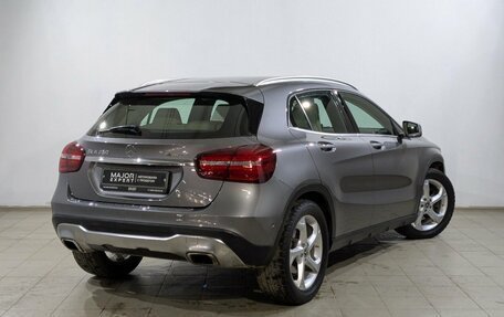 Mercedes-Benz GLA, 2018 год, 2 800 000 рублей, 14 фотография