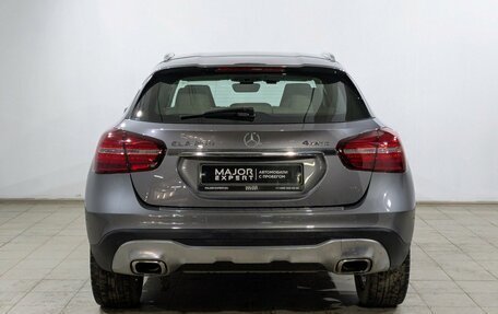 Mercedes-Benz GLA, 2018 год, 2 800 000 рублей, 16 фотография