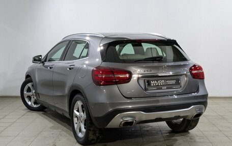 Mercedes-Benz GLA, 2018 год, 2 800 000 рублей, 26 фотография