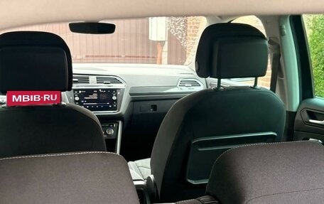 Volkswagen Tiguan II, 2019 год, 3 350 000 рублей, 17 фотография