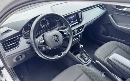 Skoda Rapid II, 2022 год, 1 690 000 рублей, 10 фотография