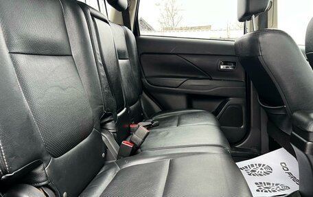 Mitsubishi Outlander III рестайлинг 3, 2015 год, 1 789 000 рублей, 9 фотография