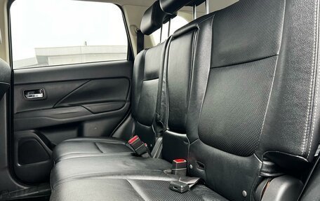 Mitsubishi Outlander III рестайлинг 3, 2015 год, 1 789 000 рублей, 7 фотография