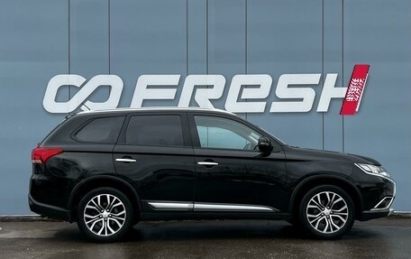 Mitsubishi Outlander III рестайлинг 3, 2015 год, 1 789 000 рублей, 5 фотография