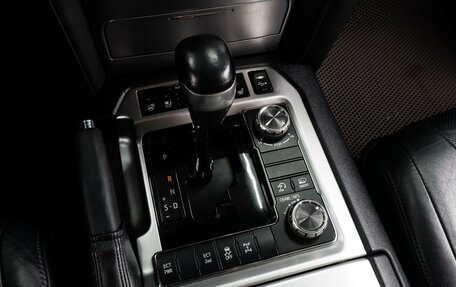 Toyota Land Cruiser 200, 2021 год, 7 999 000 рублей, 21 фотография