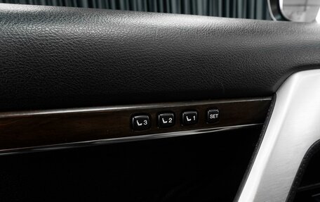 Toyota Land Cruiser 200, 2021 год, 7 999 000 рублей, 14 фотография