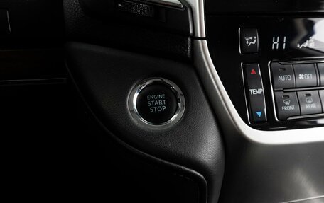 Toyota Land Cruiser 200, 2021 год, 7 999 000 рублей, 19 фотография