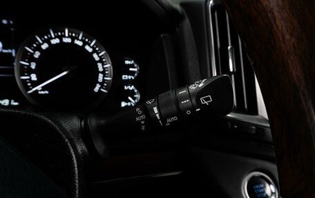 Toyota Land Cruiser 200, 2021 год, 7 999 000 рублей, 23 фотография