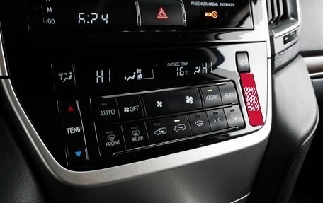 Toyota Land Cruiser 200, 2021 год, 7 999 000 рублей, 18 фотография