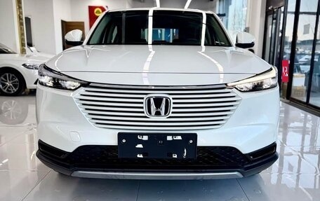 Honda Vezel, 2023 год, 1 990 000 рублей, 2 фотография