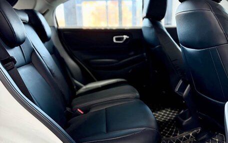 Honda Vezel, 2023 год, 1 990 000 рублей, 18 фотография