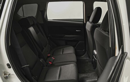 Mitsubishi Outlander III рестайлинг 3, 2014 год, 1 447 000 рублей, 7 фотография