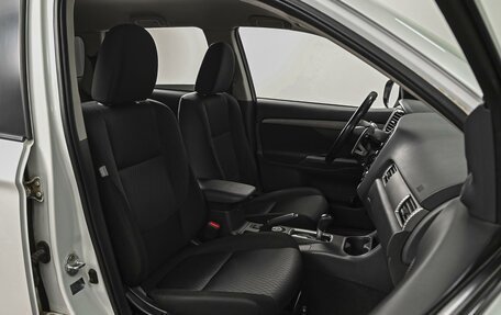 Mitsubishi Outlander III рестайлинг 3, 2014 год, 1 447 000 рублей, 8 фотография