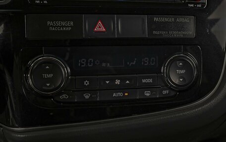 Mitsubishi Outlander III рестайлинг 3, 2014 год, 1 447 000 рублей, 15 фотография