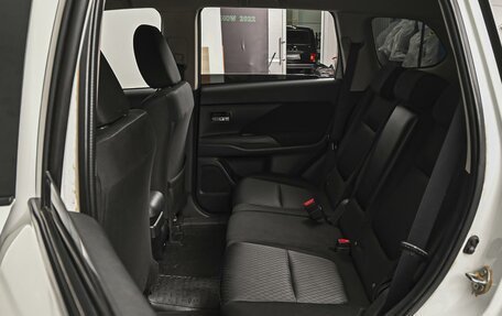 Mitsubishi Outlander III рестайлинг 3, 2014 год, 1 447 000 рублей, 9 фотография