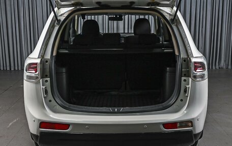 Mitsubishi Outlander III рестайлинг 3, 2014 год, 1 447 000 рублей, 22 фотография