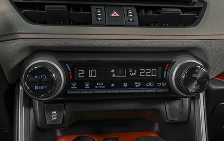 Toyota RAV4, 2021 год, 4 249 000 рублей, 17 фотография