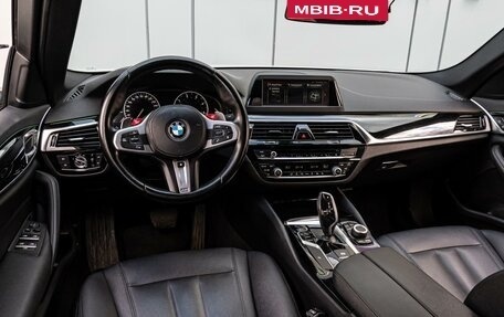 BMW 5 серия, 2018 год, 3 100 000 рублей, 8 фотография