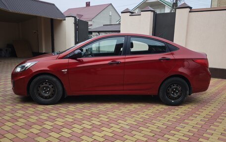 Hyundai Solaris II рестайлинг, 2011 год, 690 000 рублей, 1 фотография