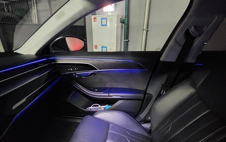 Audi A8, 2019 год, 4 700 000 рублей, 9 фотография