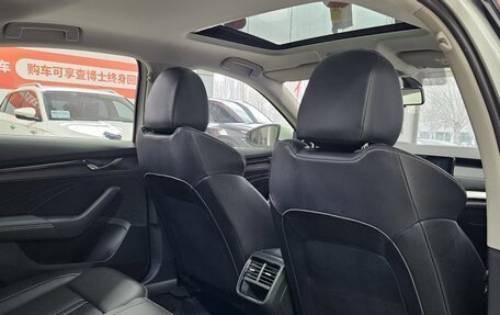 Skoda Octavia IV, 2023 год, 22 фотография