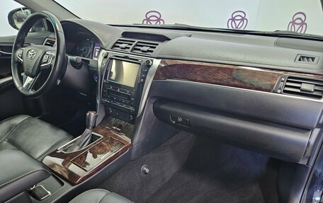 Toyota Camry, 2017 год, 2 291 000 рублей, 13 фотография