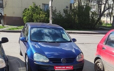 Volkswagen Golf V, 2004 год, 450 000 рублей, 1 фотография