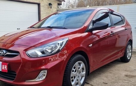 Hyundai Solaris II рестайлинг, 2012 год, 700 000 рублей, 1 фотография