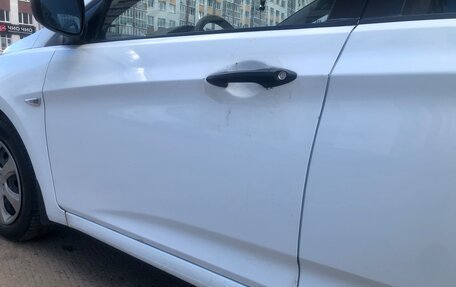 Hyundai Solaris II рестайлинг, 2013 год, 520 000 рублей, 2 фотография