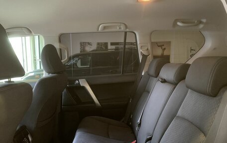 Toyota Land Cruiser Prado 150 рестайлинг 2, 2016 год, 4 300 000 рублей, 13 фотография