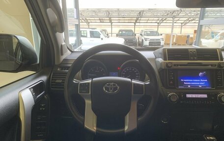 Toyota Land Cruiser Prado 150 рестайлинг 2, 2016 год, 4 300 000 рублей, 8 фотография