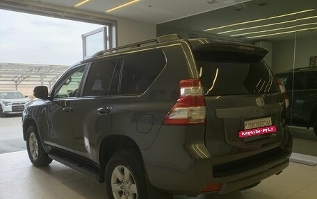 Toyota Land Cruiser Prado 150 рестайлинг 2, 2016 год, 4 300 000 рублей, 6 фотография